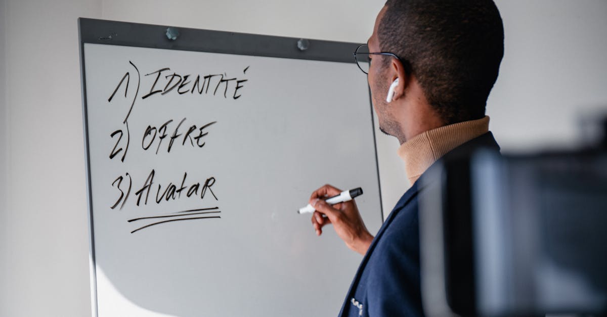 当黑客攻击网络时，如何保护网络